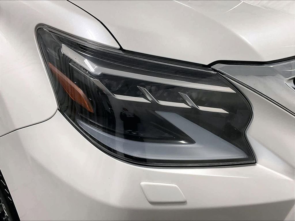 Used 2023 White Lexus 460 Luxury image 29