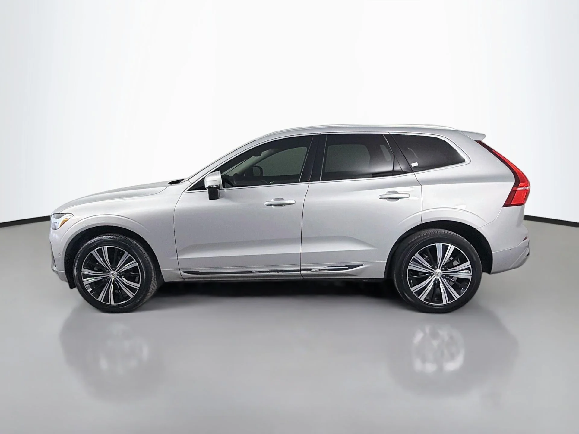 Certified Used 2023 Silver Dawn Volvo Plus image 9