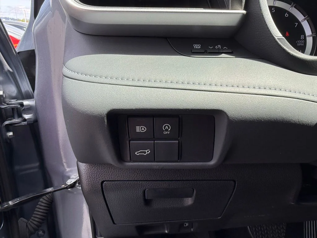Certified Used 2024  Toyota XLE image 14