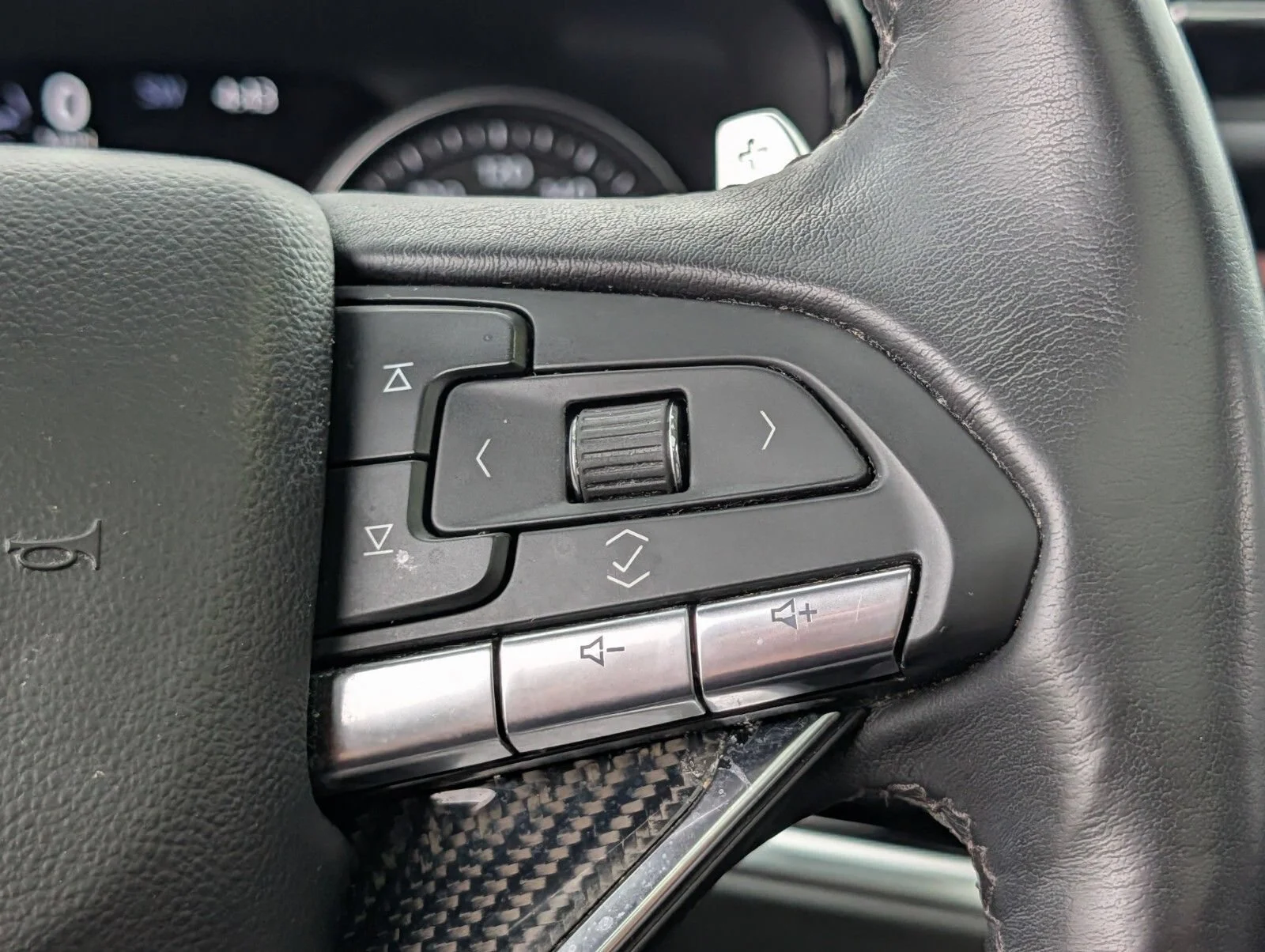 2024 Cadillac XT6 Sport - Photo 39