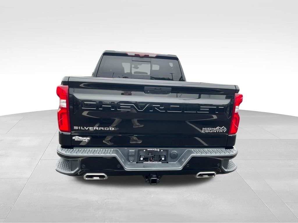 Used 2022 Black Chevrolet High Country image 4