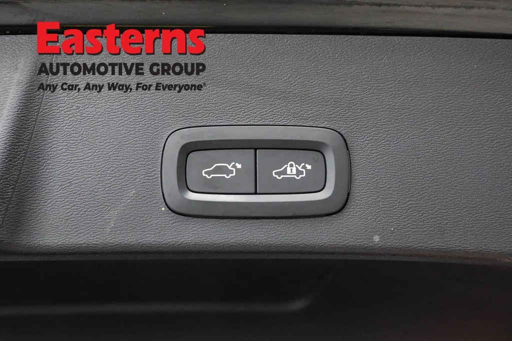 Used 2023 Black Volvo Twin Plus image 22