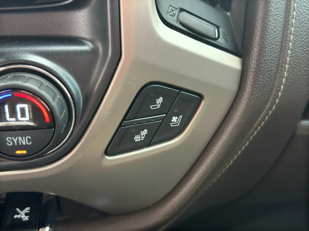 Used 2017 Onyx Black GMC Denali image 28