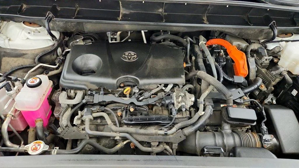 Used 2023 Wind Chill Pearl Toyota Hybrid LE AWD w/ 3-Row Seating & Toyota Safety Sense image 25