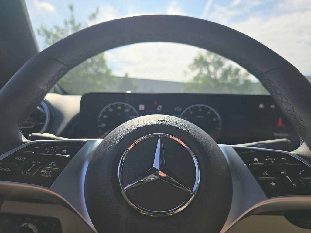 New 2026 Starling Blue Metallic Mercedes-Benz GLB 250 image 28