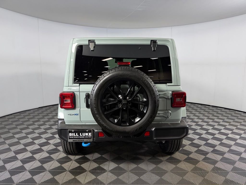 Used 2024 Earl Clearcoat Jeep Sahara 4xe image 8