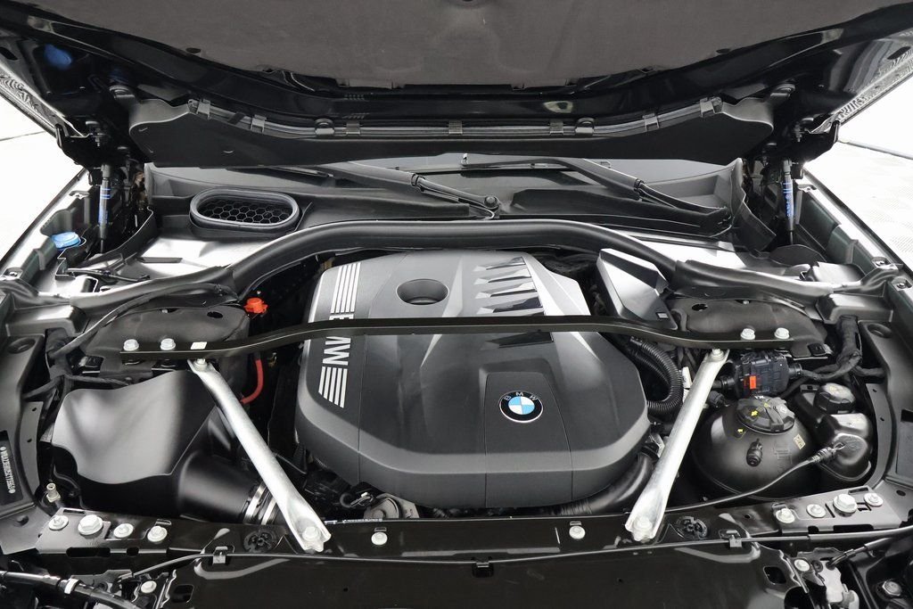 Used 2025 Black Sapphire Metallic BMW 740i image 15
