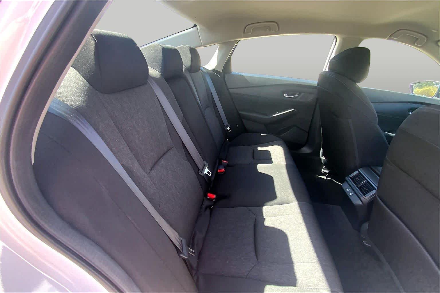 Used 2026 Platinum White Pearl Honda LX image 18