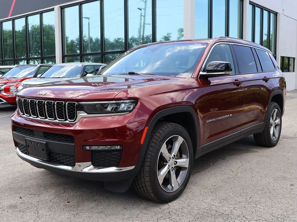 Used 2022 Red Jeep Limited image 11