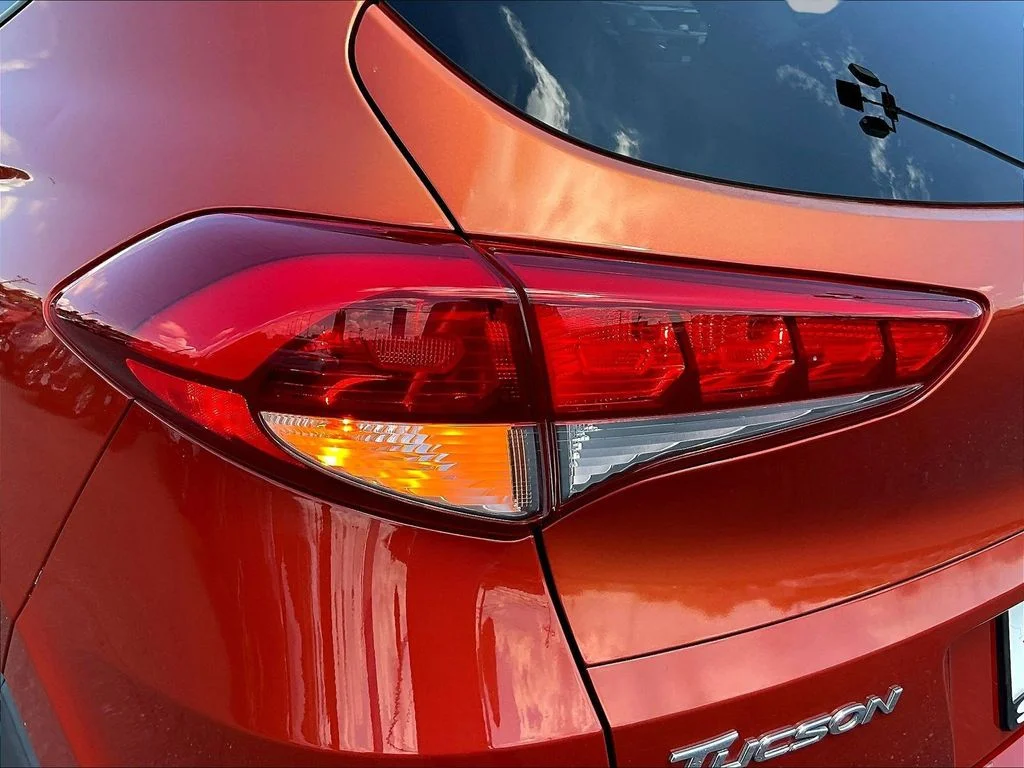 Used 2017 Orange Hyundai SE image 21