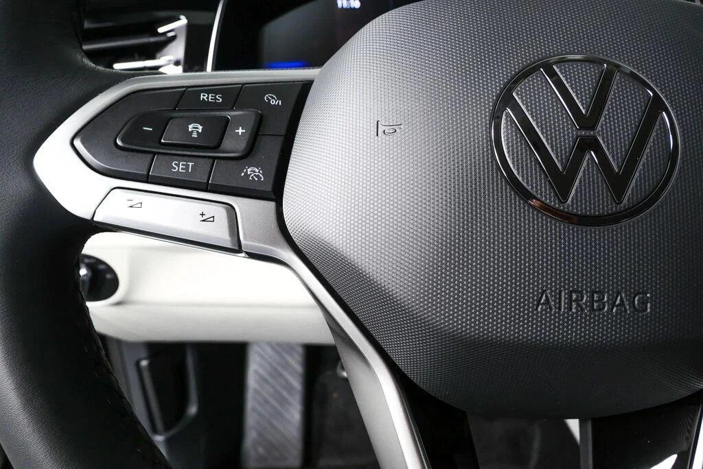 New 2026 Deep Black Pearl Volkswagen S image 12