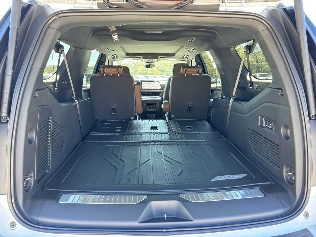 2026 Chevrolet Suburban High Country - Photo 16