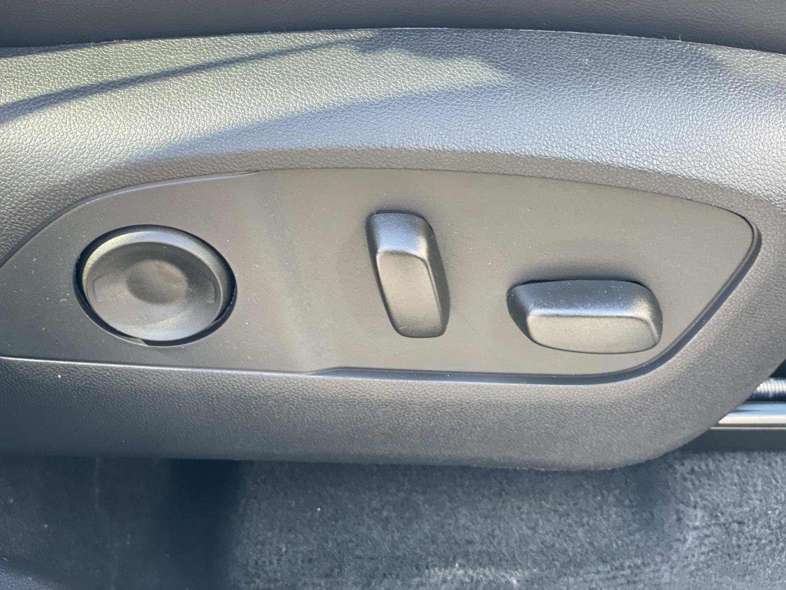 2026 GMC Acadia AT4 - Photo 27