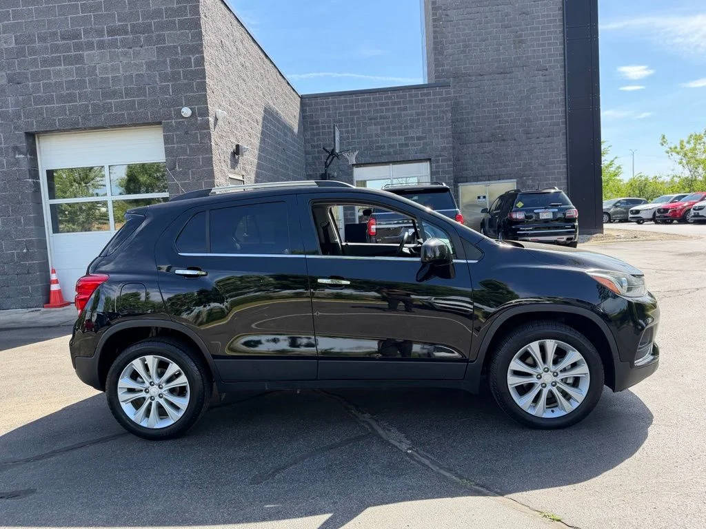 Used 2018 Black Chevrolet Premier image 6
