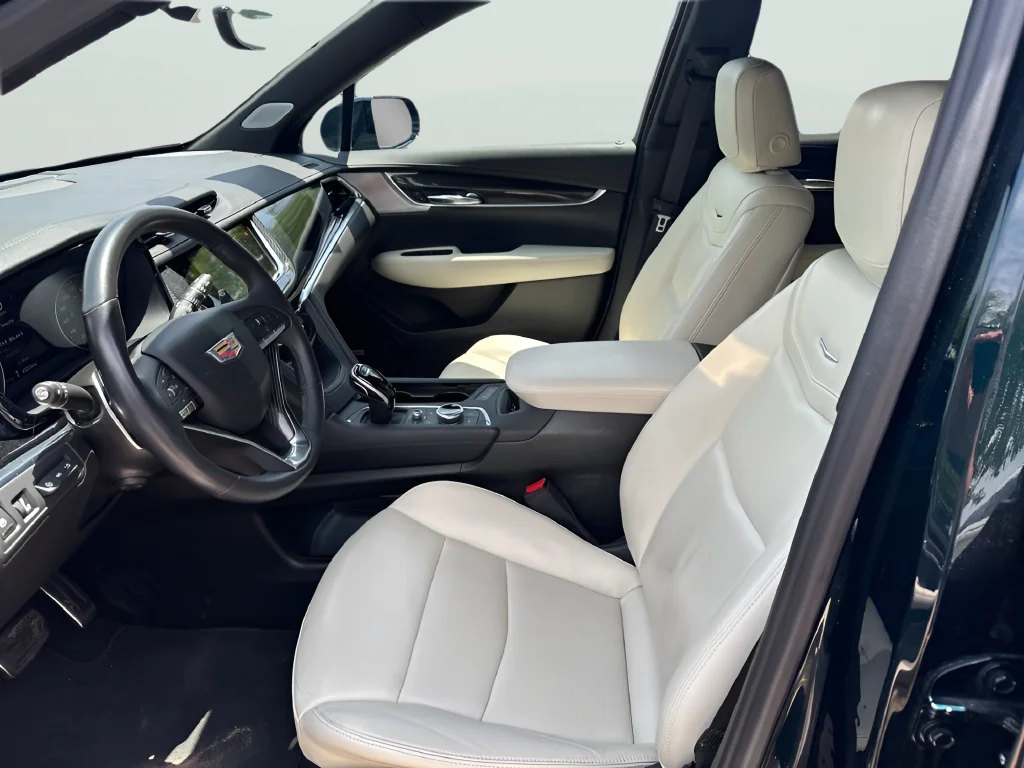 Used 2025 Green Cadillac Sport image 16