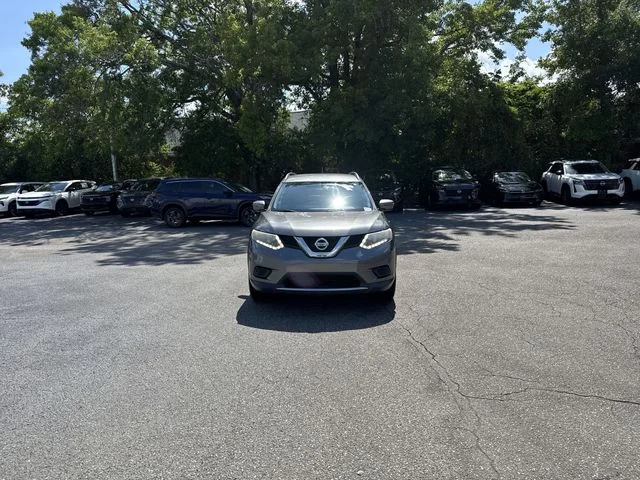 Used 2016 Gray Nissan SV image 2
