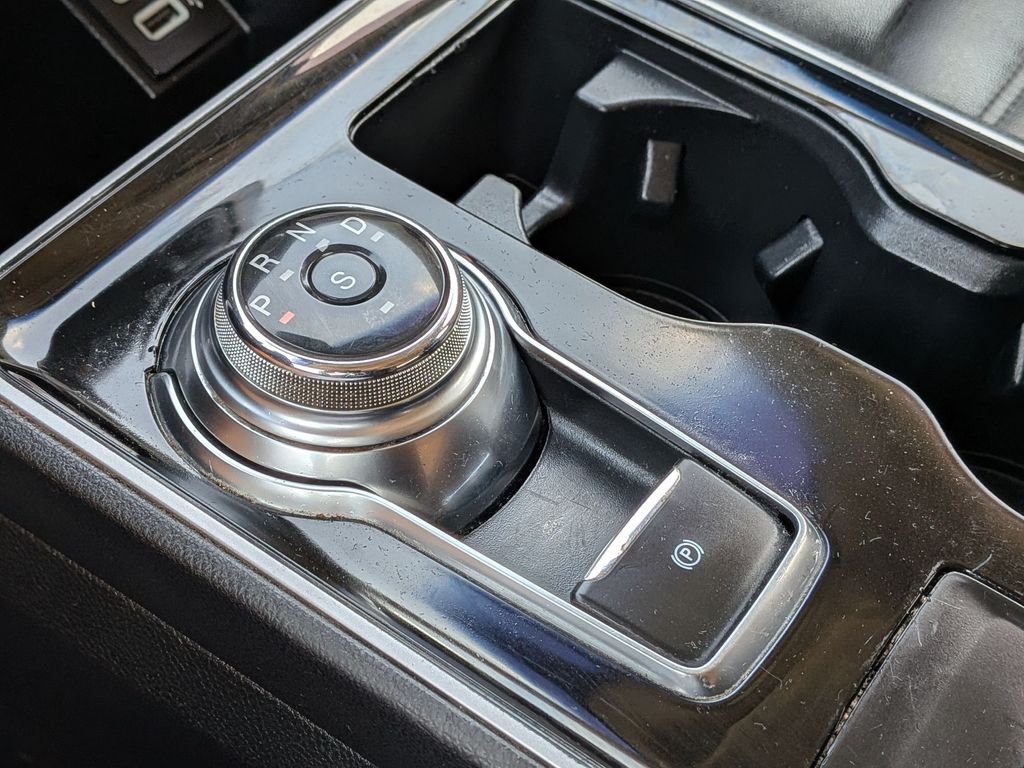 Used 2020 Black Ford SEL image 25