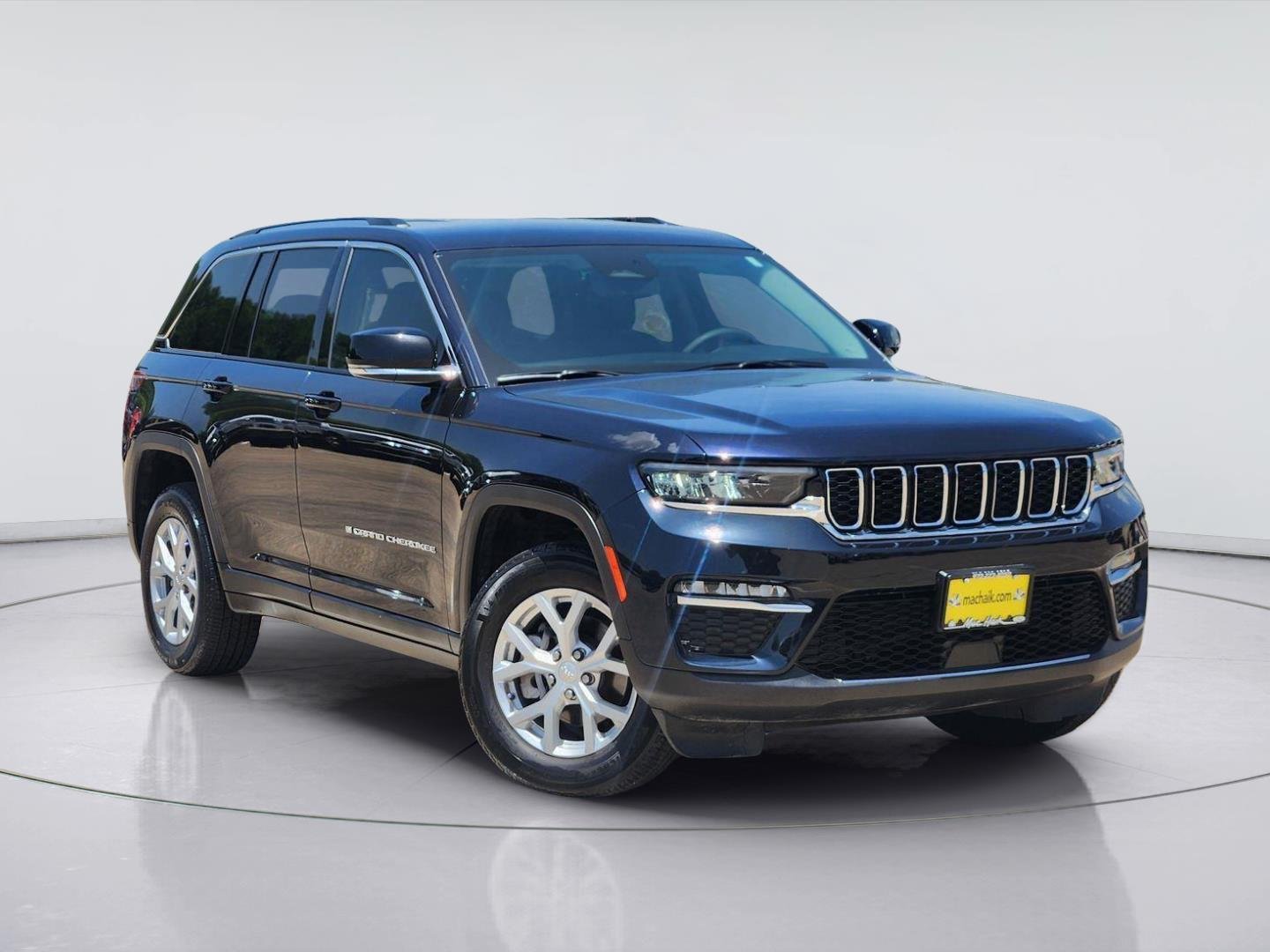 Used 2024 Midnight Sky Jeep Limited image 1
