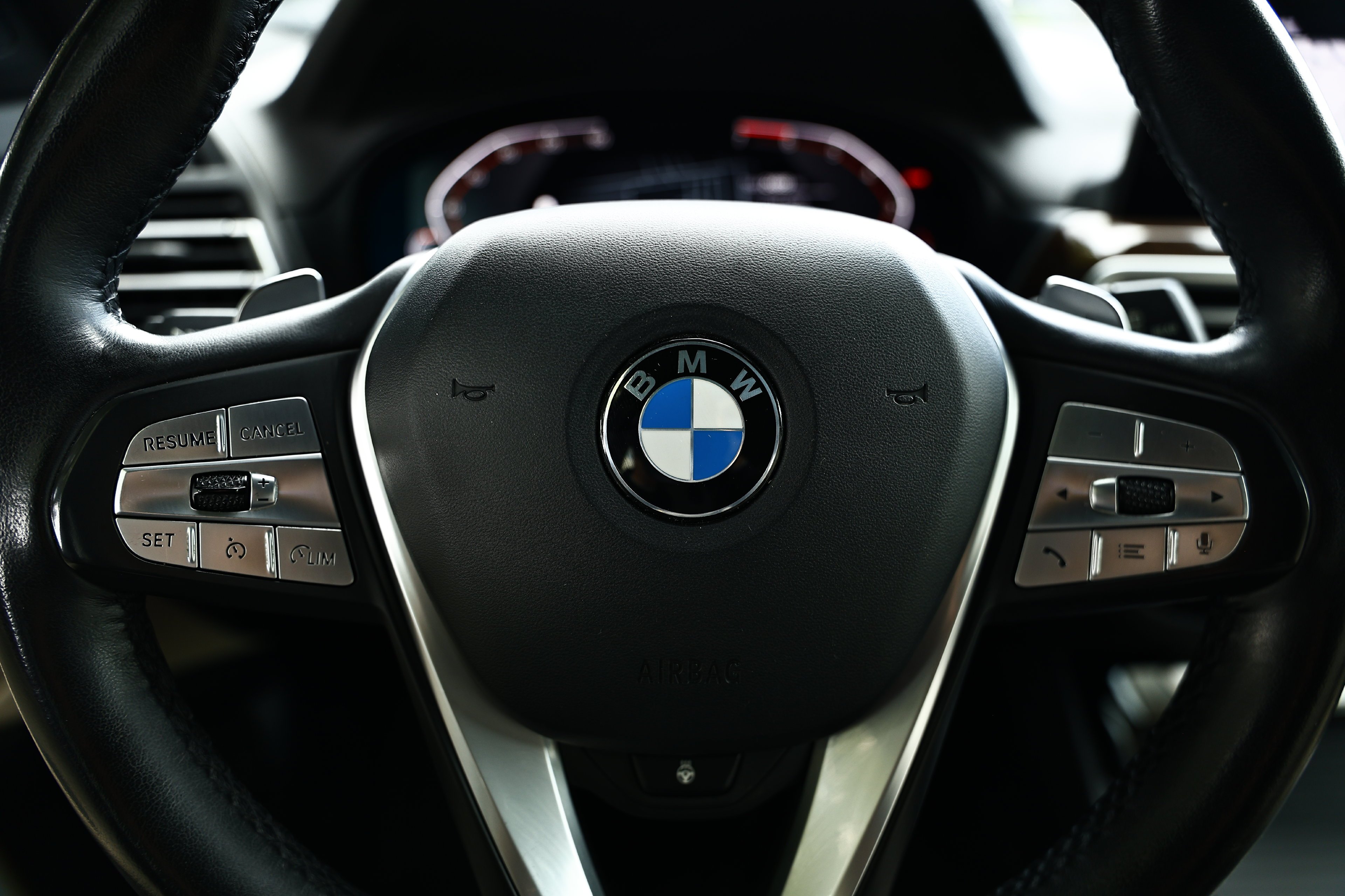 Used 2024 Alpine White BMW xDrive30i image 32