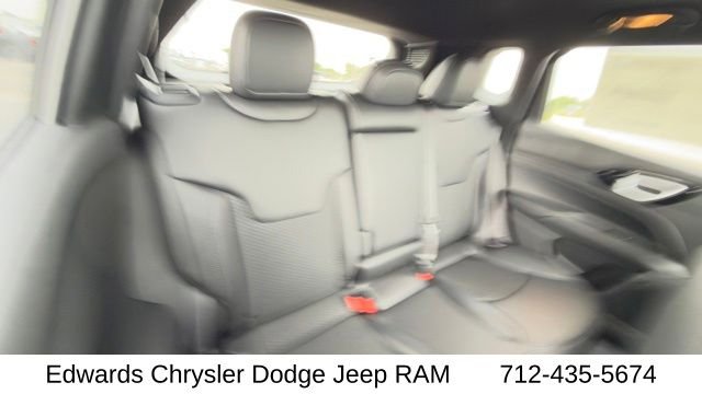 New 2026 Fathom Blue Pearl-Coat Exterior Paint Jeep Latitude image 38