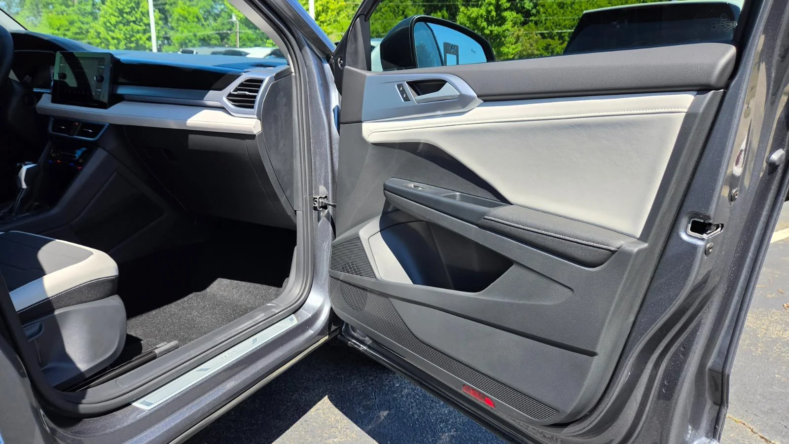 2025 Volkswagen Taos SE - Photo 48