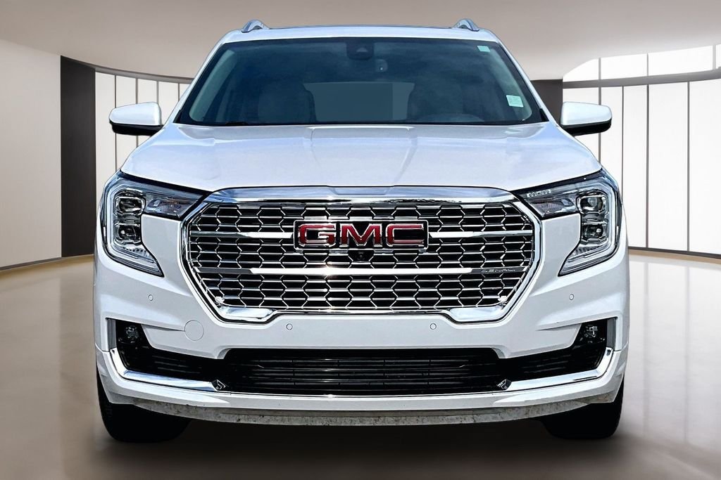 Used 2023 White GMC Denali image 3
