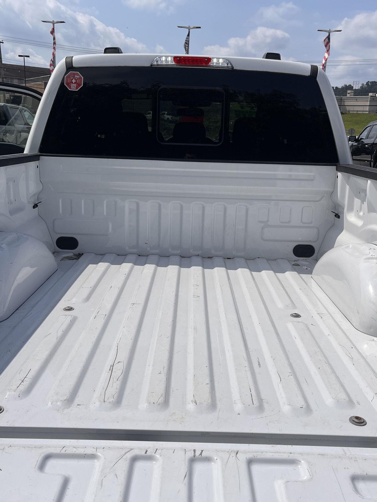 Used 2023 Oxford White Ford XLT image 19