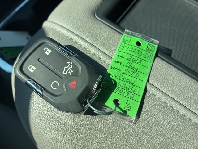Used 2022 SUMMIT WHITE Chevrolet LTZ image 18