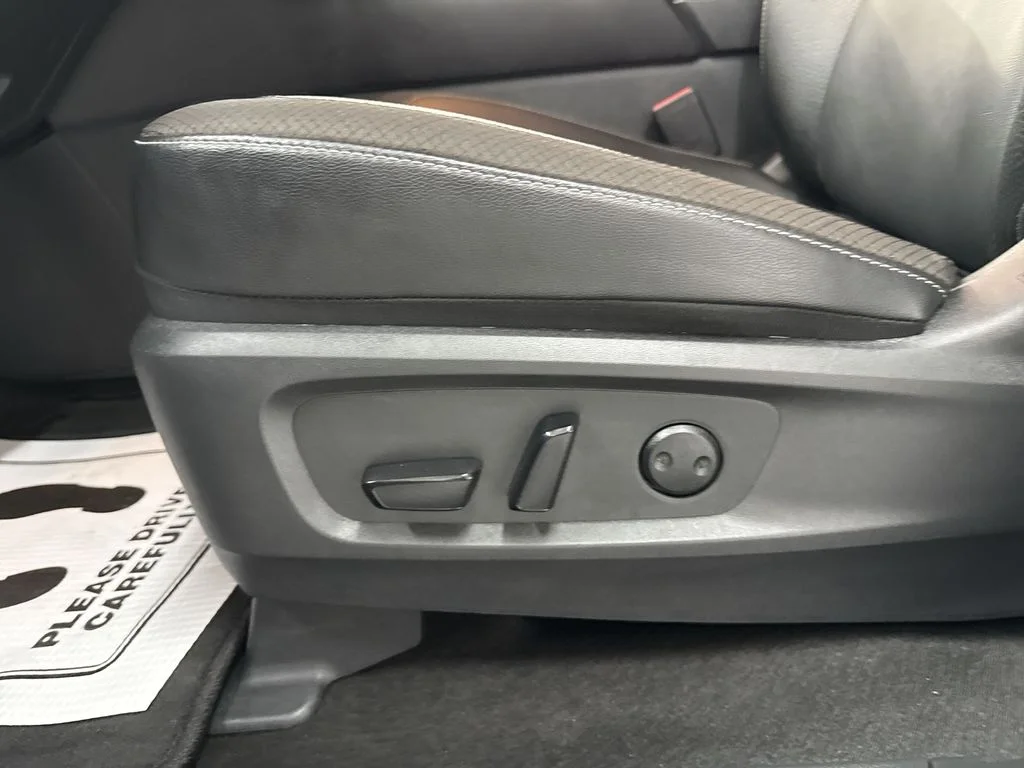 Used 2025 Gun Metallic Nissan SL image 13