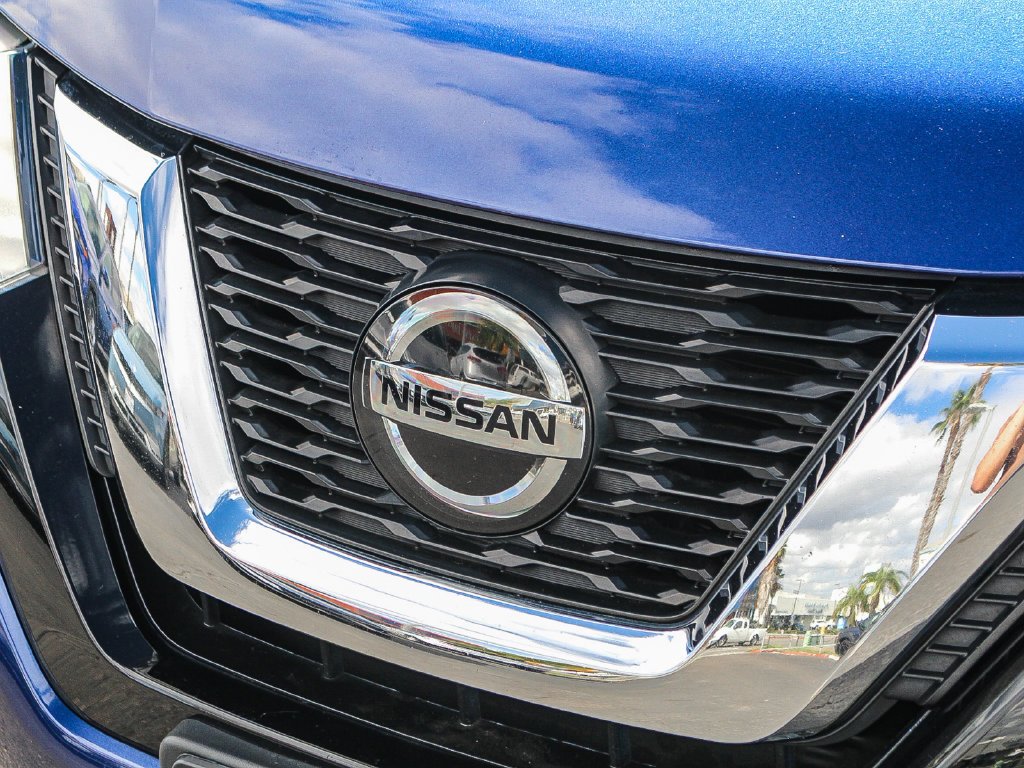 Used 2019 Blue Nissan Hybrid SL image 6
