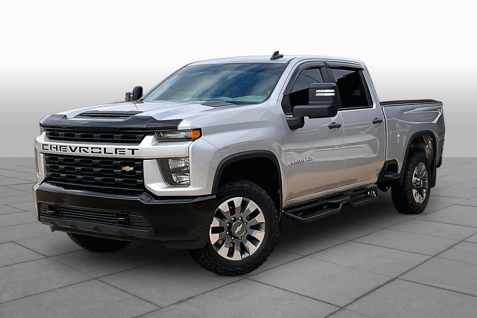 Used 2022 Silver Ice Metallic Chevrolet Custom image 2