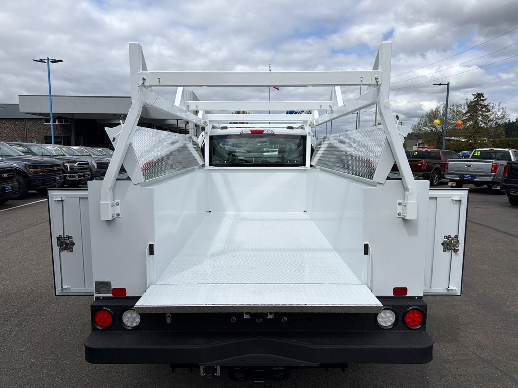 New 2026 Oxford White Ford Service Body image 18