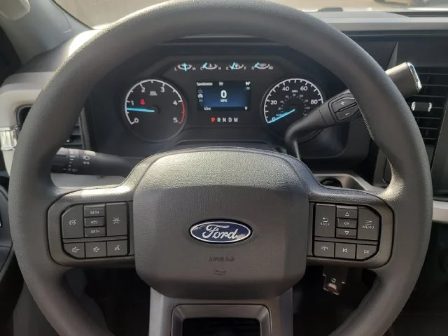 New 2027 Oxford White Ford XL 4WD CREW CAB image 26