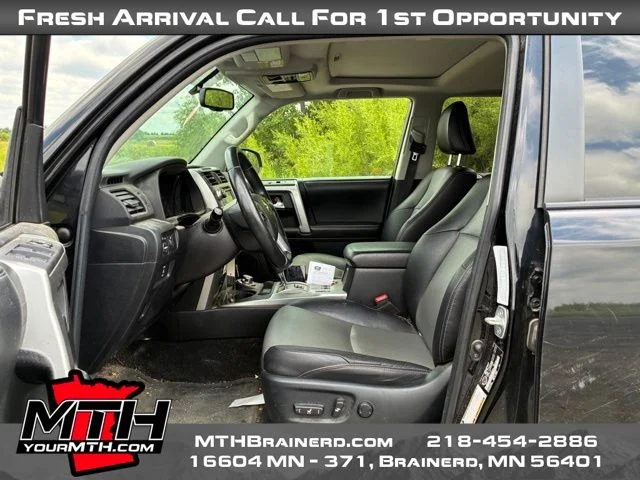 Used 2016 Black Toyota SR5 image 6