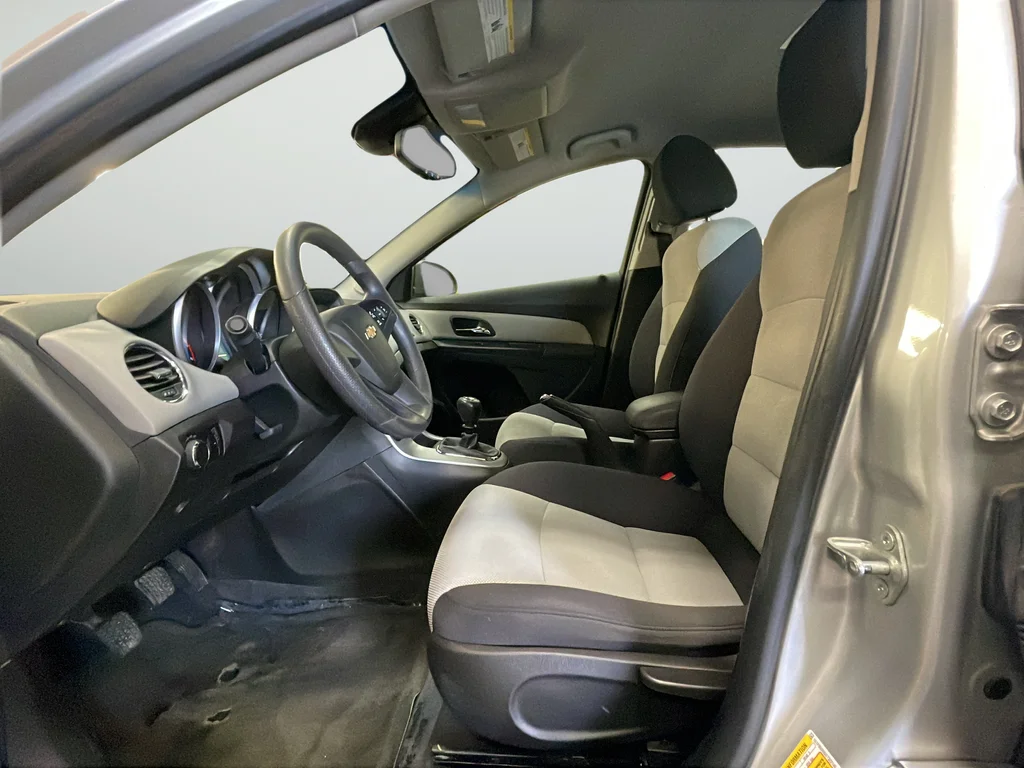 Used 2013 Silver Chevrolet LS image 11