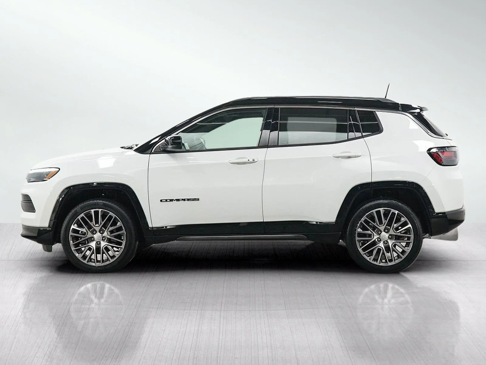 Used 2023 Jeep Compass Limited with VIN 3C4NJDCN3PT520997 for sale in Hopkins, Minnesota