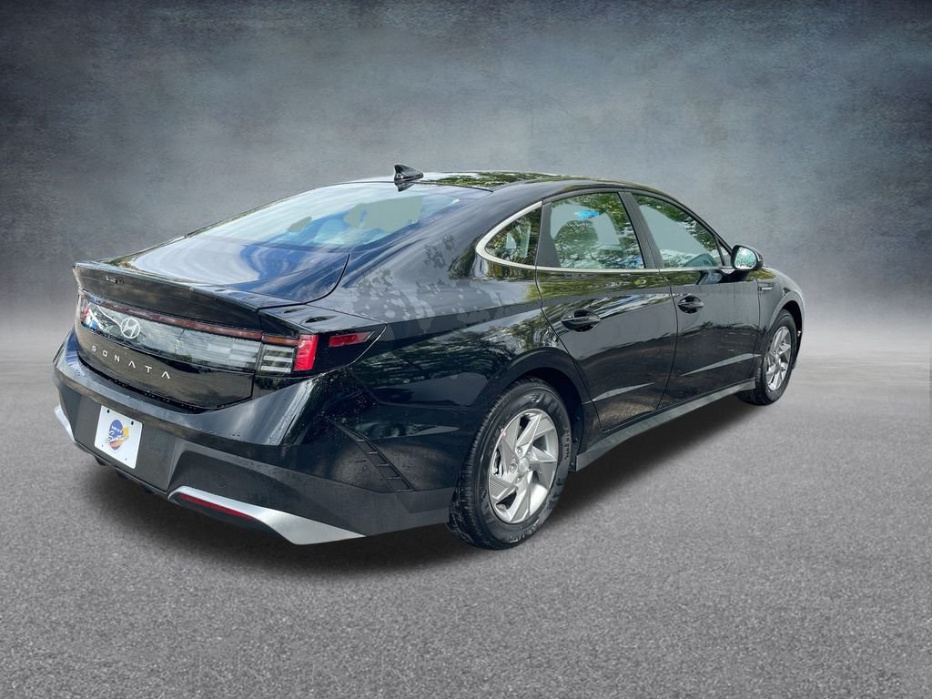 Certified Used 2026 Abyss Black Hyundai SE image 33