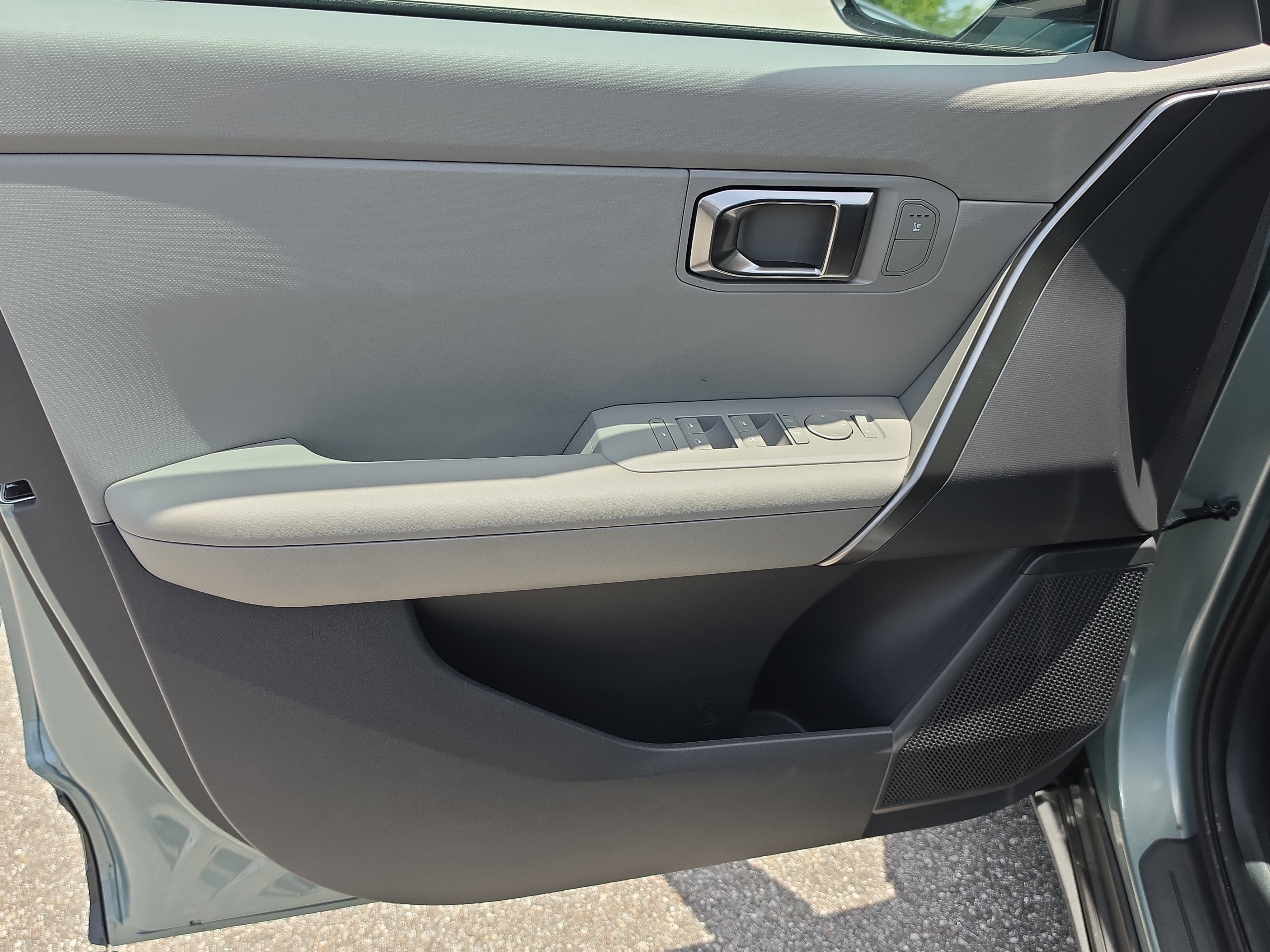 New 2027 Iceberg Green Kia EX image 18