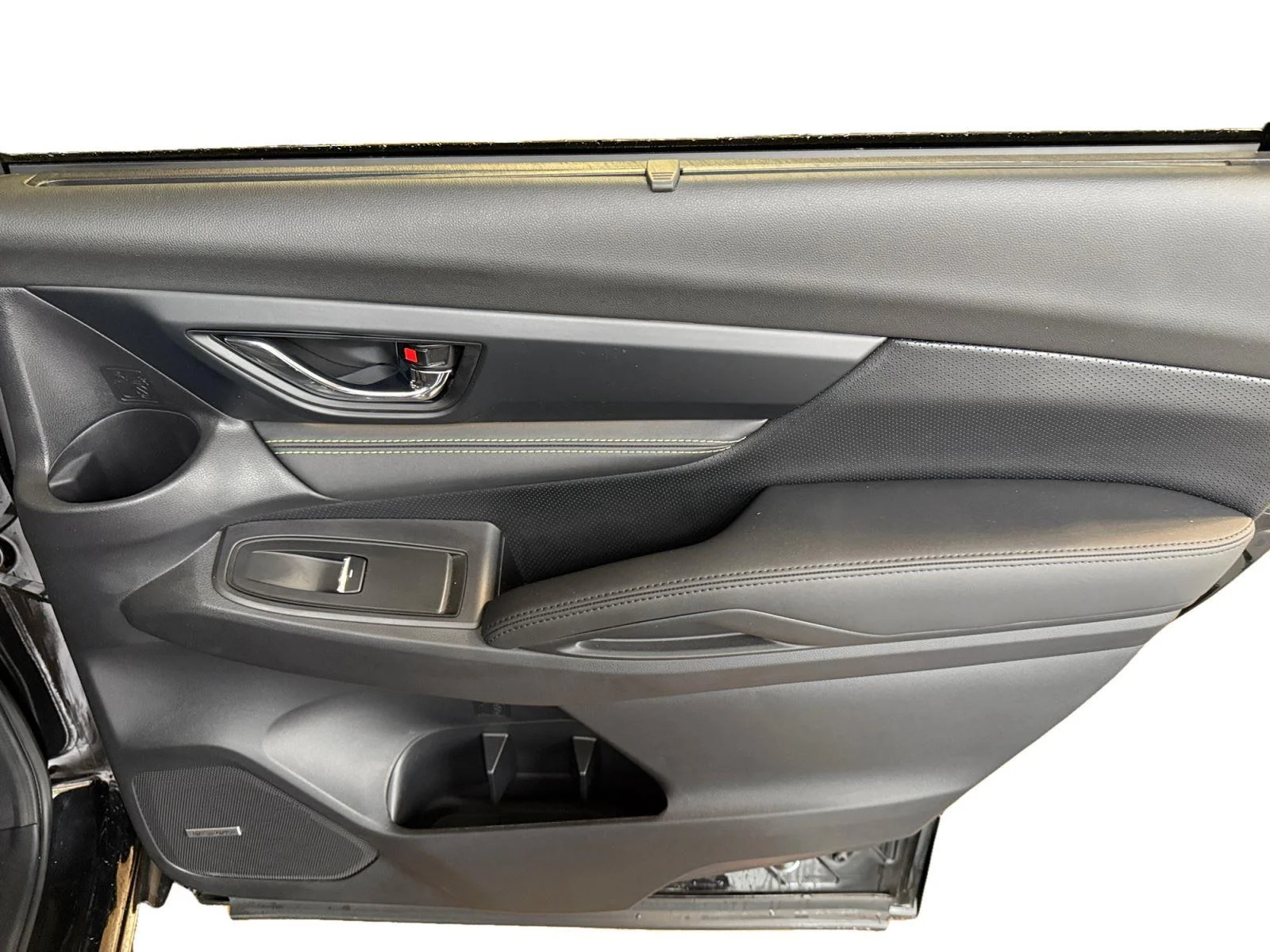 Used 2025 Crystal Black Silica Subaru Onyx Edition Touring image 25