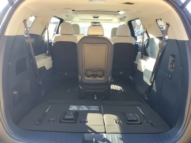 2026 Kia Carnival SX - Photo 8