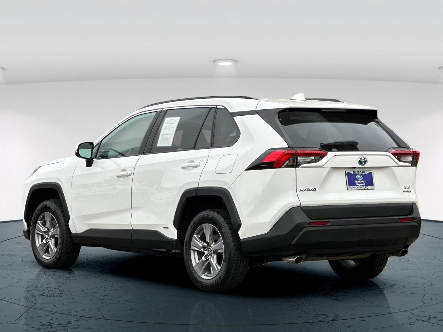 Used 2022 White Toyota XLE 4D Sport Utility image 4
