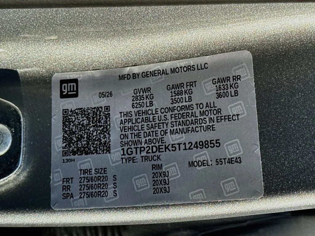 Used 2026 Silver GMC AT4 image 39
