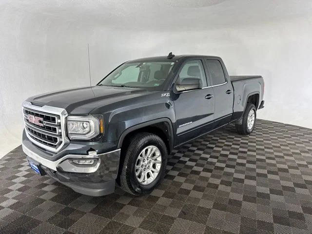 Used 2017 Gray GMC SLE image 4