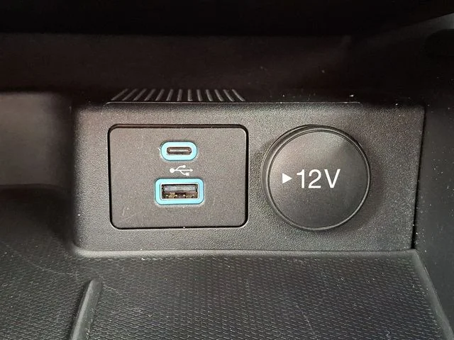 Used 2022 Blue Ford SEL image 24