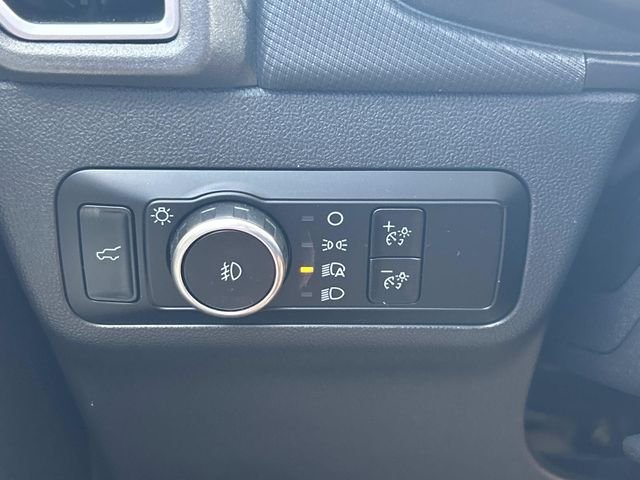 Used 2025 White Ford Badlands image 34
