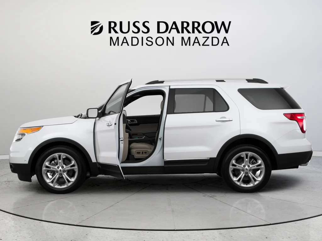 Used 2015 White Ford Limited image 2