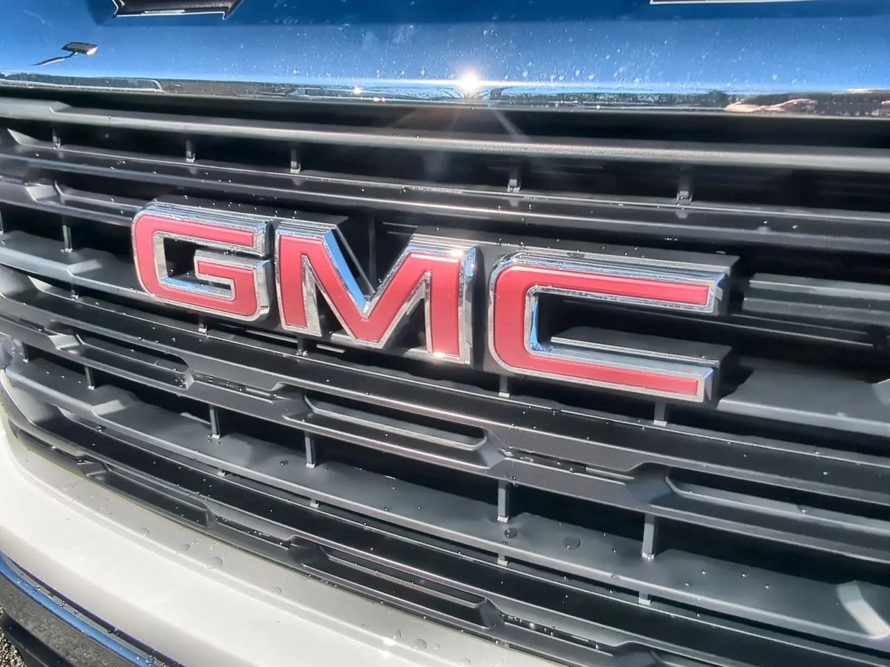 New 2026 Summit White GMC Pro image 29