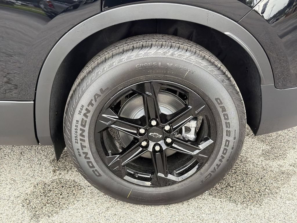 New 2026 Black Chevrolet 2LT image 33