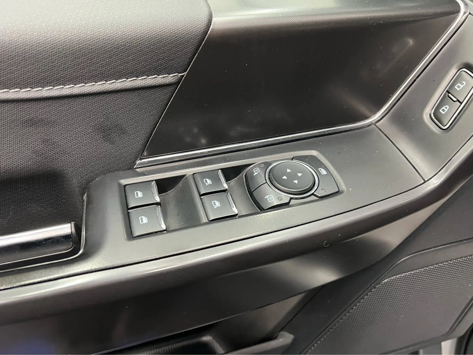 Used 2024 Avalanche Gray Ford XLT image 16