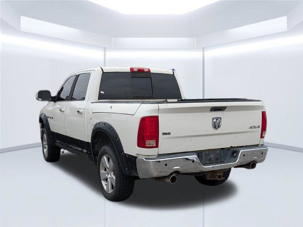 Used 2009 White Dodge SLT image 3